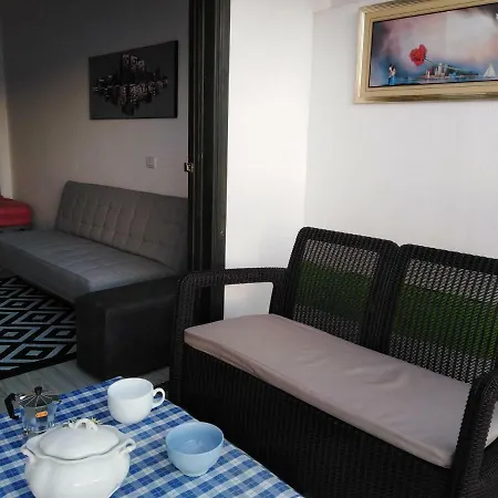 Breakfast In Ocean Apartment